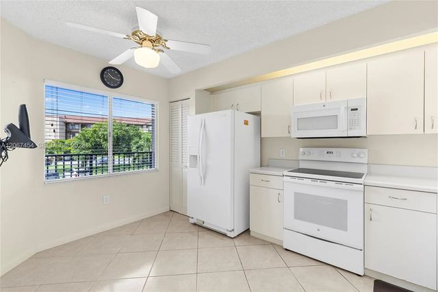 3 of 26 - 13705 Sw 12th Street #208b, Pembroke Pines, FL