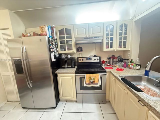 3 of 13 - 422 Ne 210th Cir Terrace #105-1, Miami, FL