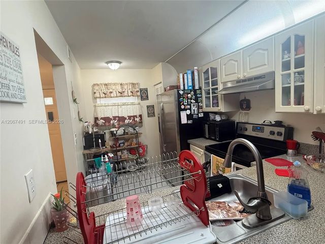 4 of 13 - 422 Ne 210th Cir Terrace #105-1, Miami, FL