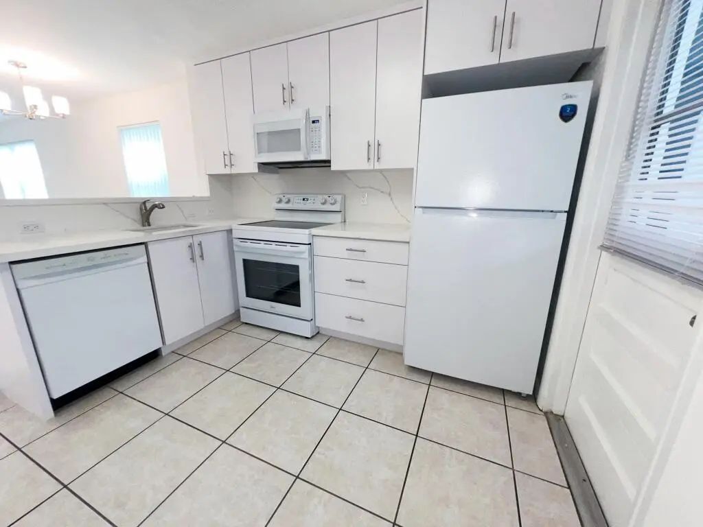3777 Nw 78th Avenue #46e, Davie