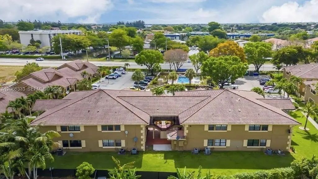 2596 Riverside Drive #2596, Coral Springs