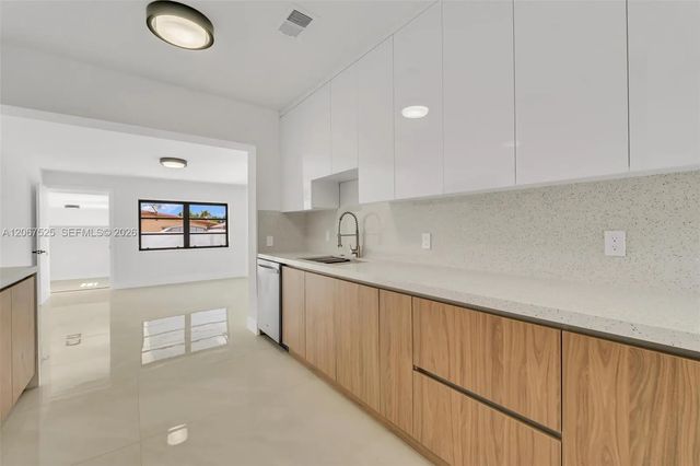 611 Se 4th Street, Hialeah