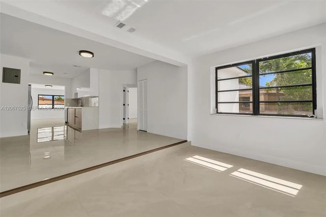 3 of 45 - 611 Se 4th Street, Hialeah, FL