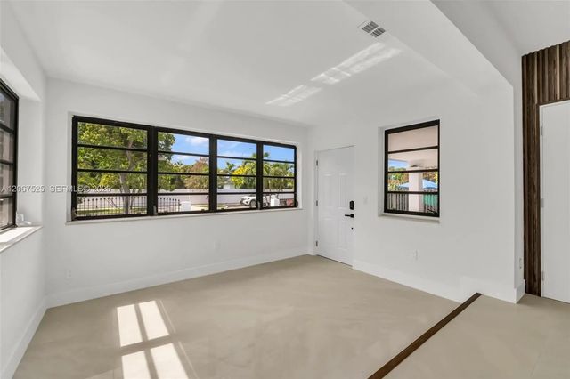 5 of 45 - 611 Se 4th Street, Hialeah, FL