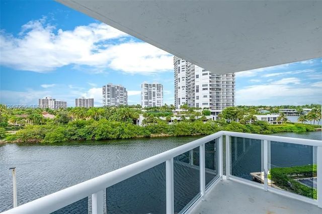 4 of 24 - 20505 E Country Club Drive #533, Aventura, FL