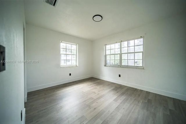 4 of 7 - 533-535 Ne 67th Street, Miami, FL