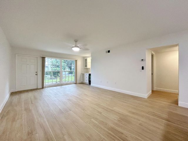 5 of 27 - 900 Jasmine Lane, Vero Beach, FL