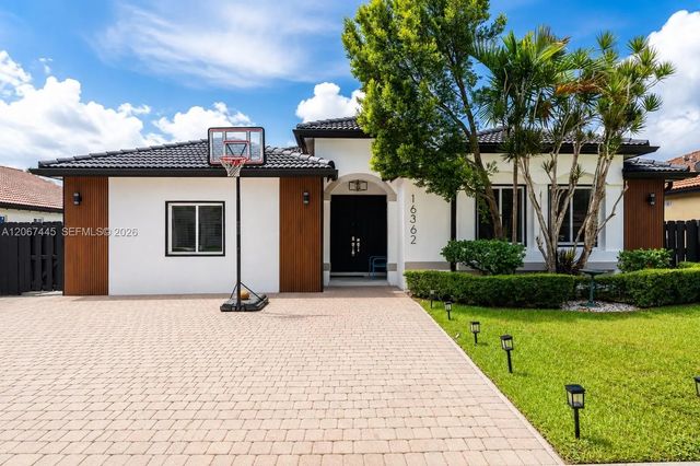4 of 65 - 16362 Sw 53rd Terrace, Miami, FL