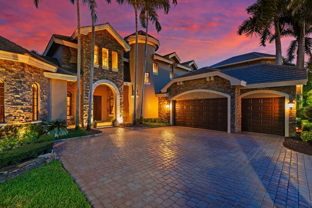 4 of 45 - 10538 Versailles Boulevard, Wellington, FL