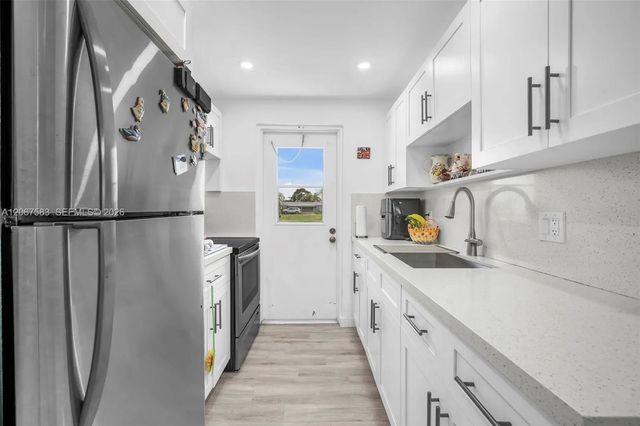 3 of 21 - 6550 Royal Palm Boulevard #108a, Margate, FL