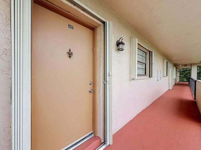 5 of 40 - 4970 E Sabal Palm Boulevard #412, Tamarac, FL