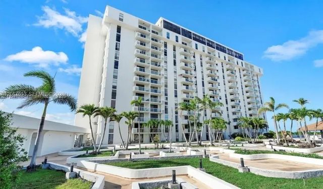2 of 11 - 13499 Biscayne Boulevard #ph1712, North Miami, FL