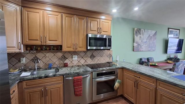 5 of 11 - 13499 Biscayne Boulevard #ph1712, North Miami, FL
