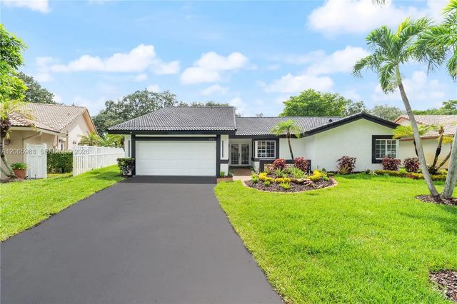 695 Nw 107th Lane, Coral Springs