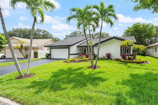2 of 26 - 695 Nw 107th Lane, Coral Springs, FL