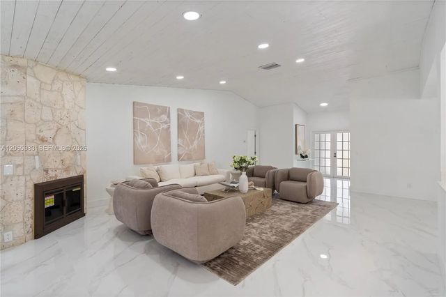 5 of 26 - 695 Nw 107th Lane, Coral Springs, FL