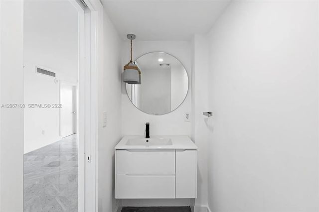 2 of 21 - 6917 Collins Avenue #1009, Miami Beach, FL