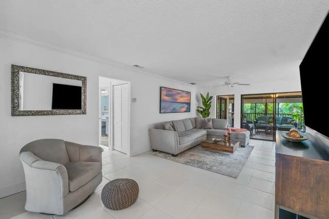 3 of 25 - 50 Pelican Pointe Drive #2050, Delray Beach, FL