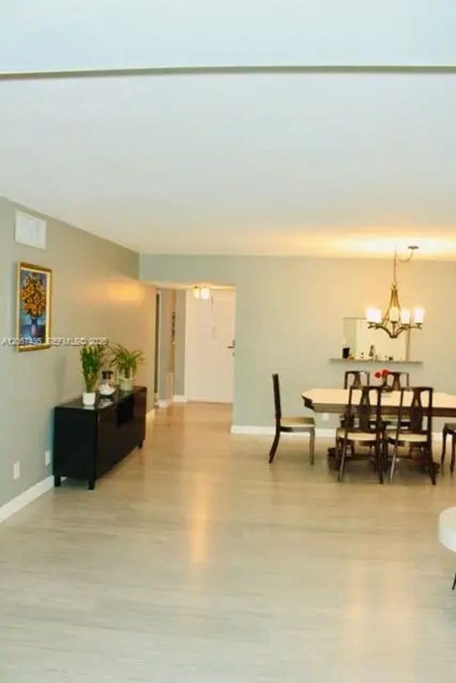 3 of 9 - 4211 Nw 41st Street #407, Lauderdale Lakes, FL