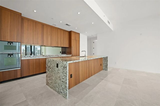 175 Se 25 Road #2604, Miami