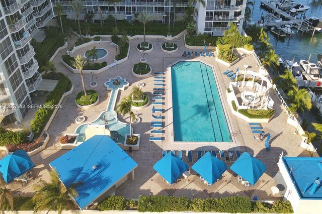 3 of 8 - 7601 E Treasure Drive #902, North Bay Village, FL