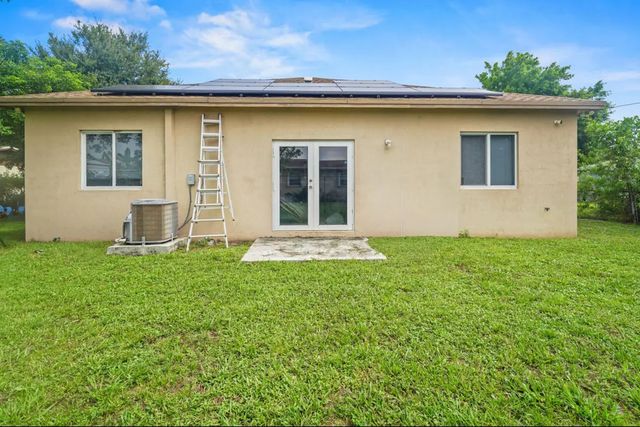 4 of 23 - 2430 Nw 13th Street, Pompano Beach, FL