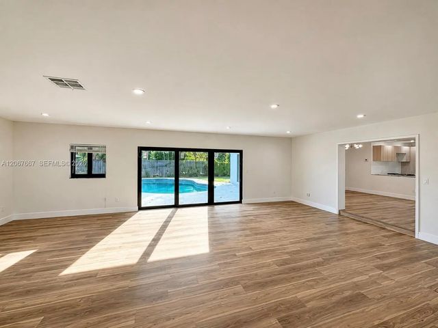 4 of 33 - 3431 Ne 8th Avenue, Oakland Park, FL