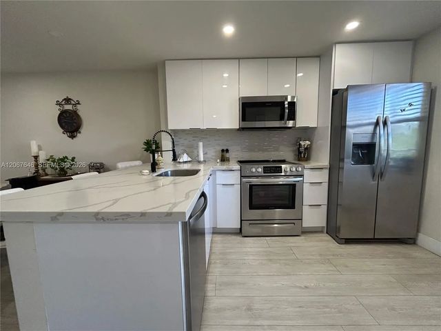 2 of 38 - 10130 Sunrise Lakes Boulevard #207, Sunrise, FL