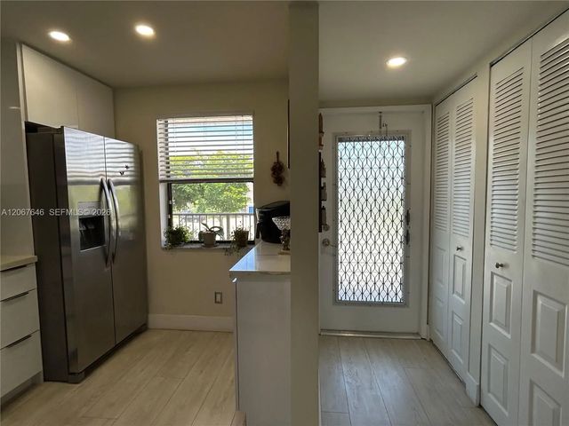 4 of 38 - 10130 Sunrise Lakes Boulevard #207, Sunrise, FL