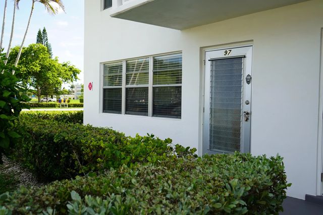 2 of 37 - 97 Berkshire E, West Palm Beach, FL
