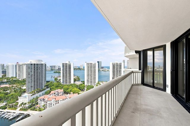 4 of 34 - 2000 Island Boulevard #2905, Aventura, FL