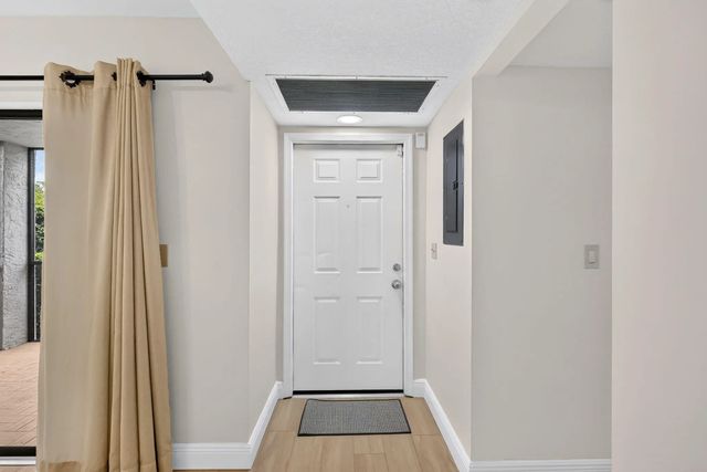 4 of 42 - 1200 Se Parkview Place #f-5, Stuart, FL