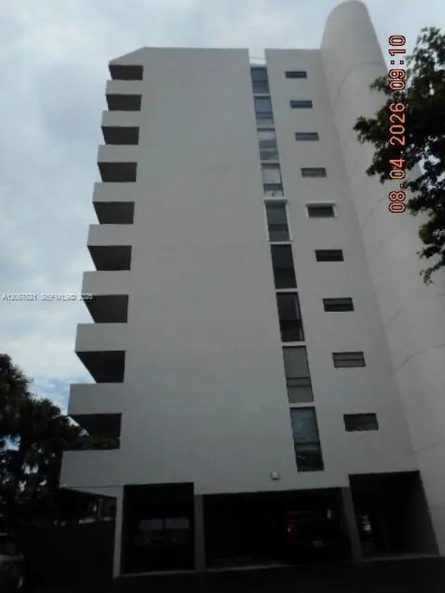 3 of 39 - 4800 Bayview Drive #802, Fort Lauderdale, FL