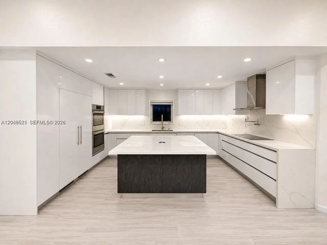 2 of 16 - 2616 Oakbrook Court, Weston, FL