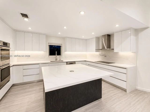 3 of 16 - 2616 Oakbrook Court, Weston, FL