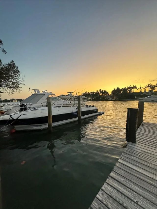 5 of 8 - 5005 Collins Avenue, Miami Beach, FL