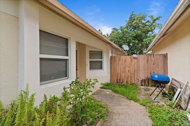 4 of 35 - 312 Bishop Road, North Lauderdale, FL
