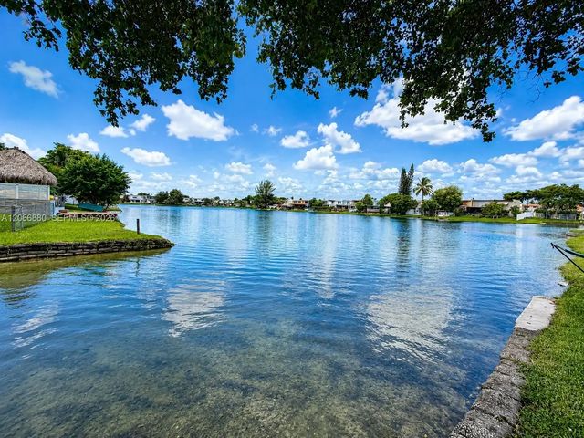 1720 W 75th Street, Hialeah
