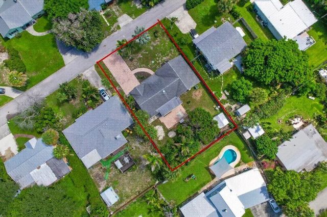 4 of 37 - 2288 Ne Patrician Street, Jensen Beach, FL
