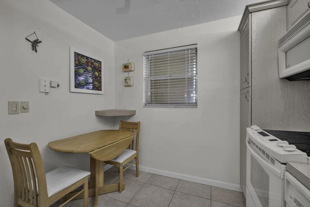 5 of 27 - 3231 Holiday Springs Boulevard #306, Margate, FL