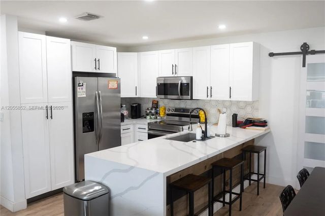 3 of 15 - 7330 Nw 1st Court, Pembroke Pines, FL