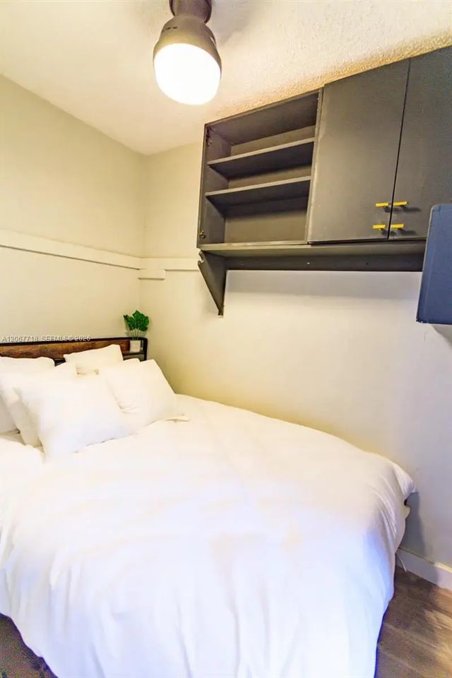 4 of 16 - 7720 Harding Avenue #3, Miami Beach, FL
