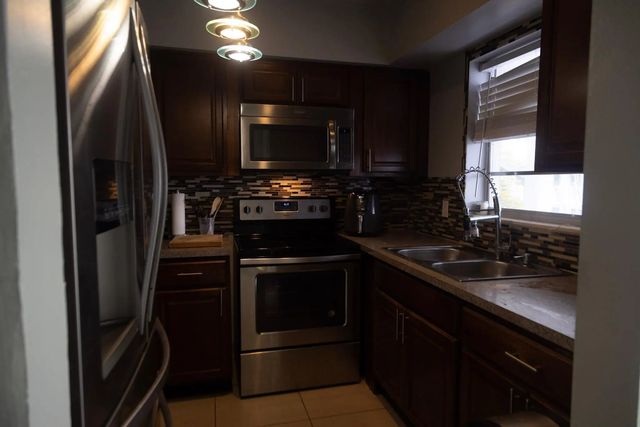5 of 21 - 6500 Winfield Boulevard #unit 201, Margate, FL