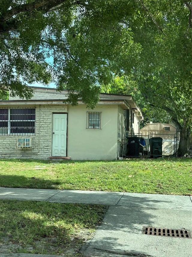 3 of 4 - 1300 Sw 58th Avenue, West Miami, FL