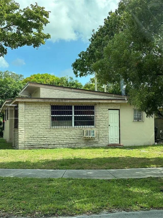 4 of 4 - 1300 Sw 58th Avenue, West Miami, FL