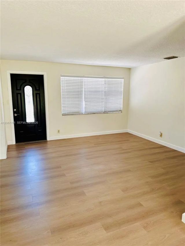 2 of 12 - 1921 Sw 48th Avenue, Fort Lauderdale, FL