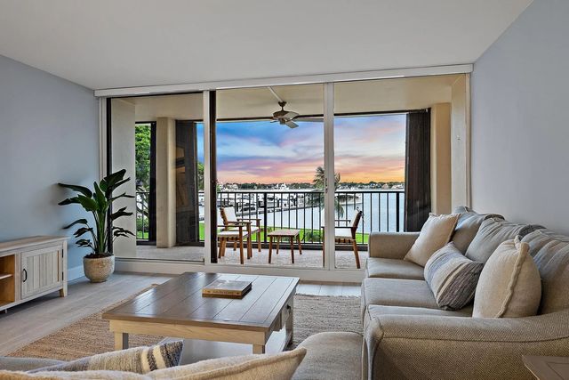 3 of 45 - 134 Lakeshore Drive #316, North Palm Beach, FL