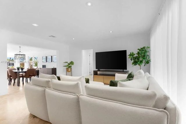 3 of 52 - 261 Se 4th Street, Pompano Beach, FL