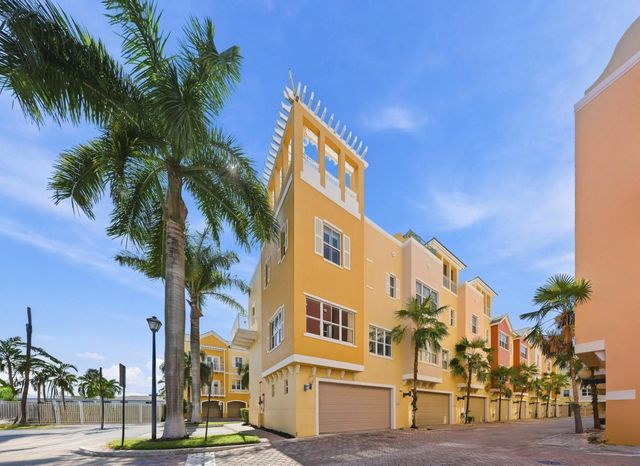 2 of 42 - 2332 Vintage Drive, Lighthouse Point, FL