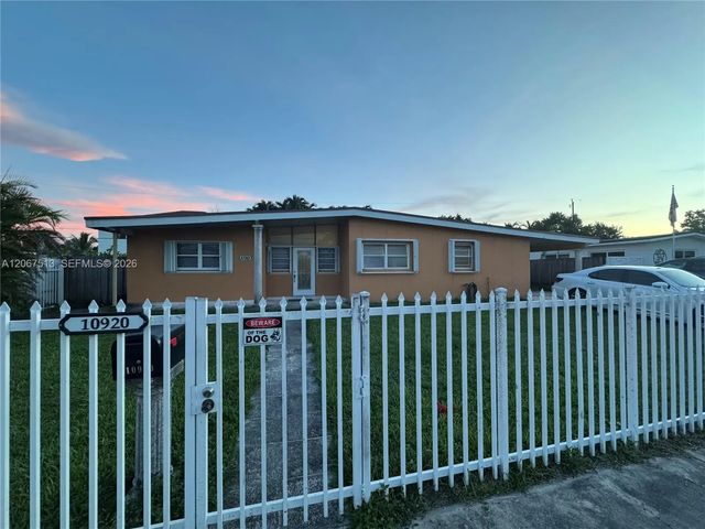 10920 Westwood Lake Drive, Miami